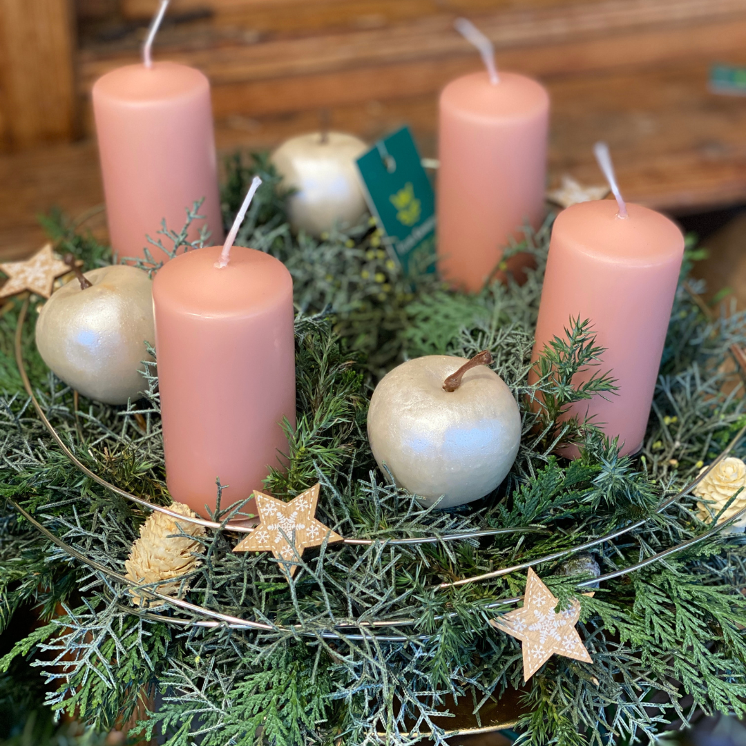 Couronne de l'Avent rose